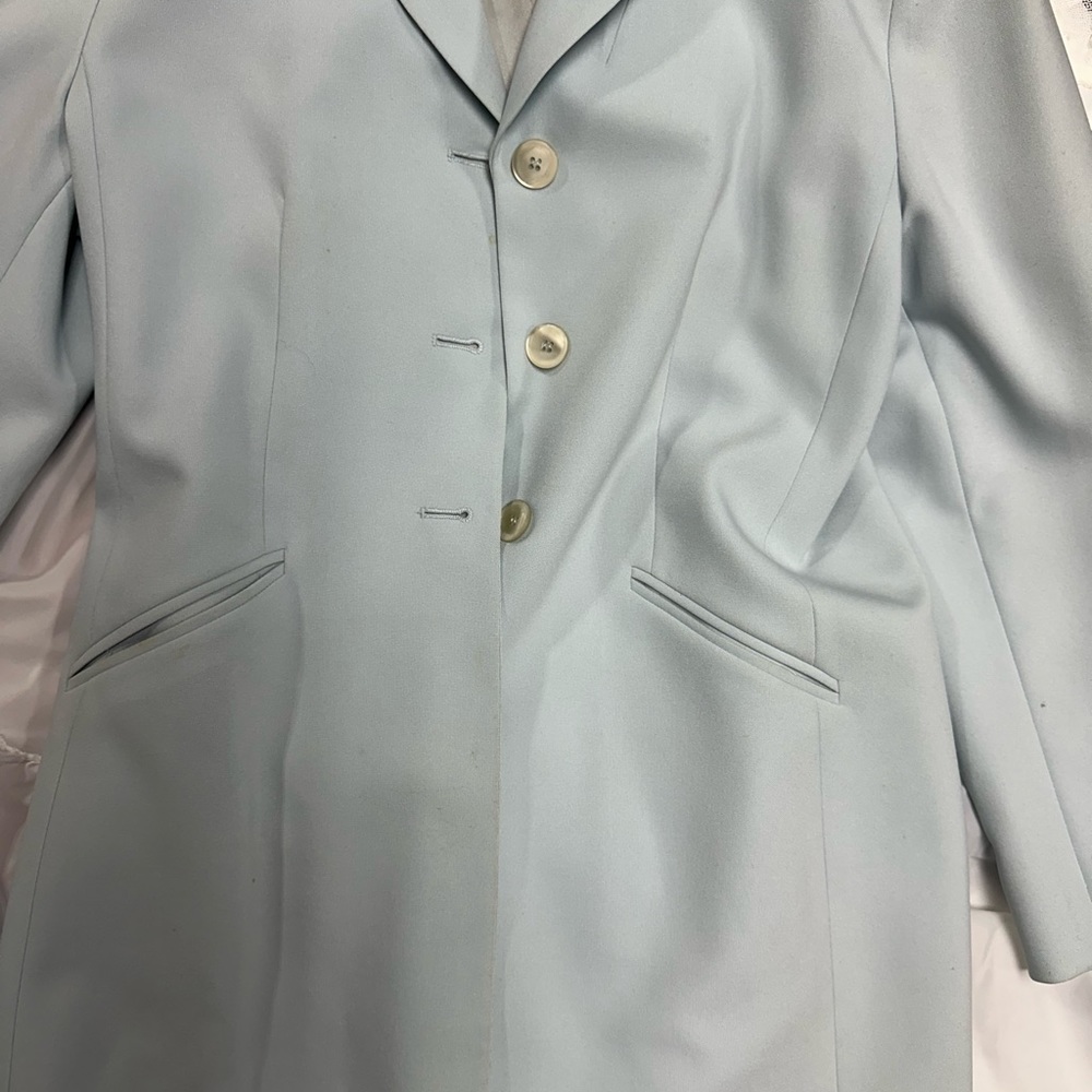 Suit - Picture 7 of 15